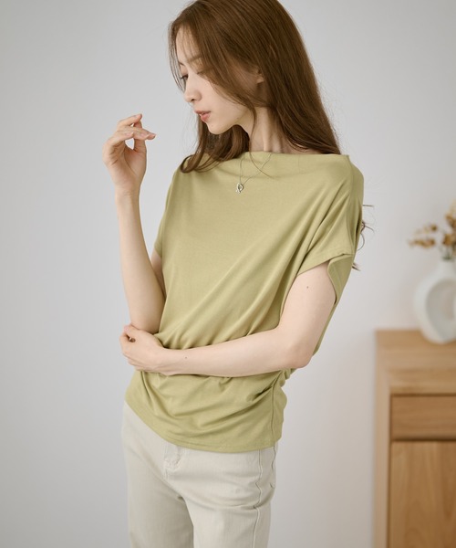 DAYRA(デイラ)の「ドレープ 半袖 ボートネック カットソー(Tシャツ/カットソー・レディース・グリーン/アイボリー/イエロー/ブラック/グレー/ホワイト・FREE)」の5枚目の写真