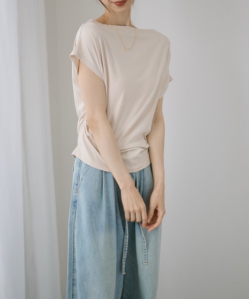 DAYRA(デイラ)の「ドレープ 半袖 ボートネック カットソー(Tシャツ/カットソー・レディース・グリーン/アイボリー/イエロー/ブラック/グレー/ホワイト・FREE)」の14枚目の写真