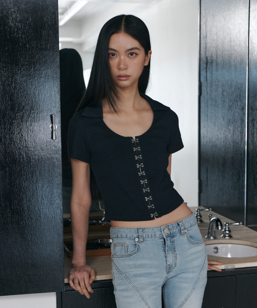 CURETTY(キュリティ)の「C HOOK & EYE SLIM HALF TOP_NAVY(Tシャツ/カットソー・レディース・ネイビー・SMALL)」の4枚目の写真