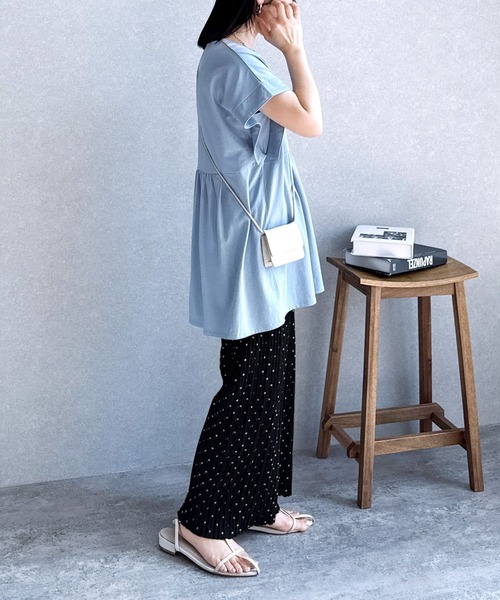 reca（レカ）の「【接触冷感】迷わず着れる！大人のセミワイドプリーツパンツ（その他パンツ・レディース・ブラック系その他5/グレイッシュベージュ/ブラック・L/M/PM）」の11枚目の写真