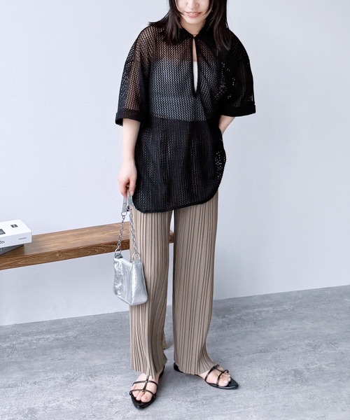 reca（レカ）の「【接触冷感】迷わず着れる！大人のセミワイドプリーツパンツ（その他パンツ・レディース・ブラック系その他5/グレイッシュベージュ/ブラック・L/M/PM）」の8枚目の写真