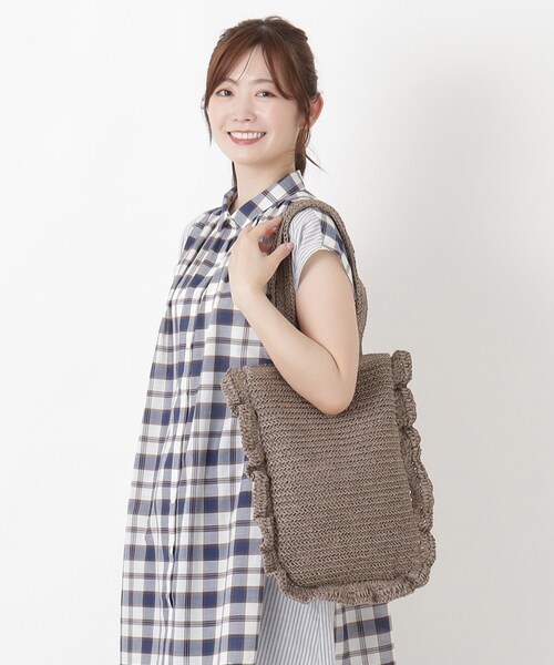 one'sterrace(ワンズテラス)の「【A4可】SE 雑材ラッフルフラットトート(トートバッグ・レディース・ベージュ系その他7/ベージュ系8・99)」の12枚目の写真