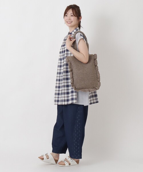 one'sterrace(ワンズテラス)の「【A4可】SE 雑材ラッフルフラットトート(トートバッグ・レディース・ベージュ系その他7/ベージュ系8・99)」の13枚目の写真