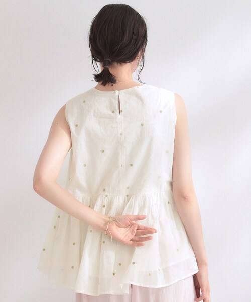 OPAQUE.CLIP(オペークドットクリップ)の「ラメドット刺繍ペプラムブラウス【洗える】(シャツ/ブラウス・レディース・ネイビー系/ホワイト系1・00)」の3枚目の写真