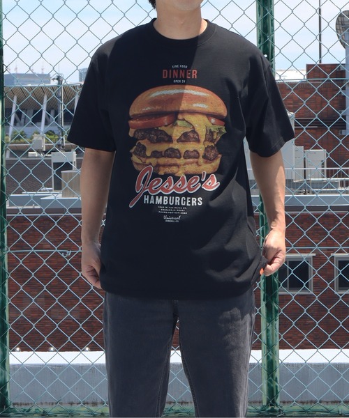 UNIVERSAL OVERALL(ユニバーサルオーバーオール)の「UNIVERSAL OVERALL / hamburger SS TEE / ハンバーガープリント半袖Tシャツ(Tシャツ/カットソー・メンズ・ホワイト/ブラウン/ブラック・L/M)」の2枚目の写真