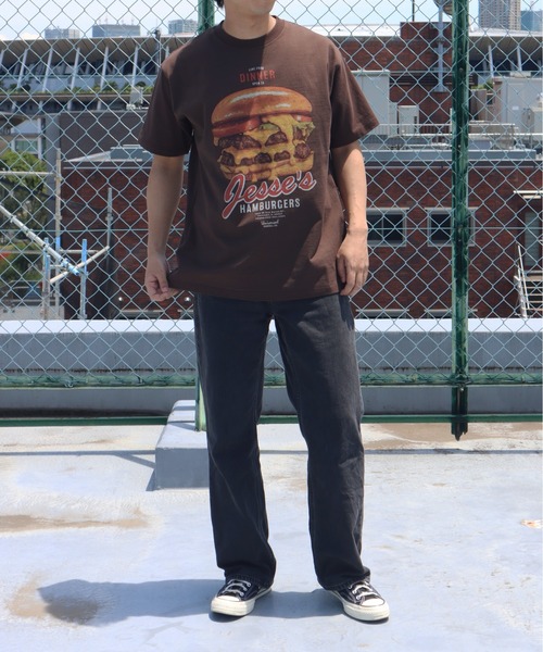 UNIVERSAL OVERALL(ユニバーサルオーバーオール)の「UNIVERSAL OVERALL / hamburger SS TEE / ハンバーガープリント半袖Tシャツ(Tシャツ/カットソー・メンズ・ホワイト/ブラウン/ブラック・L/M)」の10枚目の写真