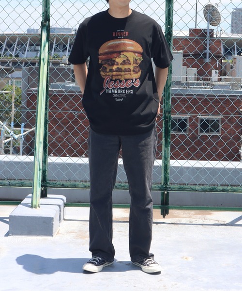 UNIVERSAL OVERALL(ユニバーサルオーバーオール)の「UNIVERSAL OVERALL / hamburger SS TEE / ハンバーガープリント半袖Tシャツ(Tシャツ/カットソー・メンズ・ホワイト/ブラウン/ブラック・L/M)」の13枚目の写真