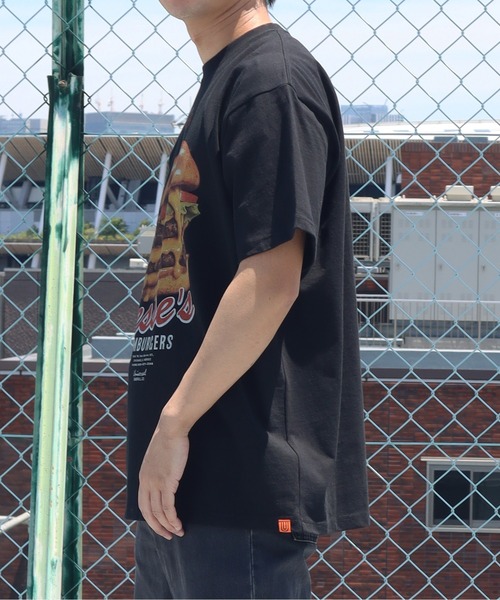 UNIVERSAL OVERALL(ユニバーサルオーバーオール)の「UNIVERSAL OVERALL / hamburger SS TEE / ハンバーガープリント半袖Tシャツ(Tシャツ/カットソー・メンズ・ホワイト/ブラウン/ブラック・L/M)」の14枚目の写真
