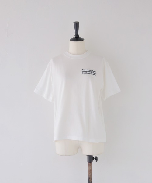 cheriella(シェリエラ)の「【cheriella】ワンポイントロゴ刺繍Tシャツ ONE POINT LOGO EMBROIDERY T-SHIRT(Tシャツ/カットソー・レディース・ホワイト/ホワイト系その他/ホワイト系その他2・MEDIUM)」の4枚目の写真