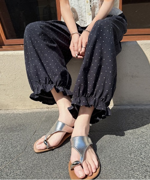 &soiree(アンドソワレ)の「センター切り替えドット柄裾フリルパンツ(その他パンツ・レディース・ネイビー/ブラック/オフホワイト・MEDIUM/SMALL/X-LARGE/LARGE)」の9枚目の写真