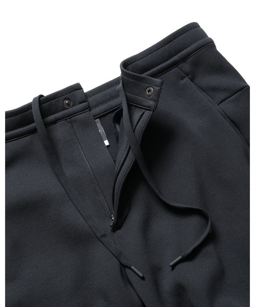 F.C.Real Bristol(エフシーレアルブリストル)の「QUARTER KNIT ESSENTIAL PANTS(その他パンツ・メンズ・チャコールグレー/ブラック・X-LARGE/SMALL/MEDIUM/LARGE/XX-LARGE)」の3枚目の写真