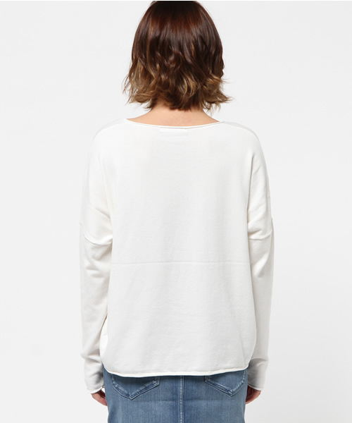 MOUSSY(マウジー)の「Loose Vneck Knit tops(ニット/セーター・レディース・ベージュ/イエロー/ブラック/オフホワイト/ピンク・FREE)」の8枚目の写真