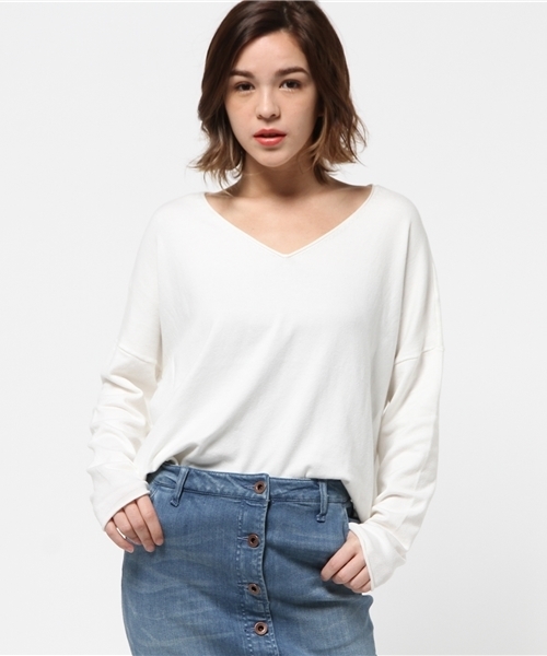 MOUSSY(マウジー)の「Loose Vneck Knit tops(ニット/セーター・レディース・ベージュ/イエロー/ブラック/オフホワイト/ピンク・FREE)」の16枚目の写真