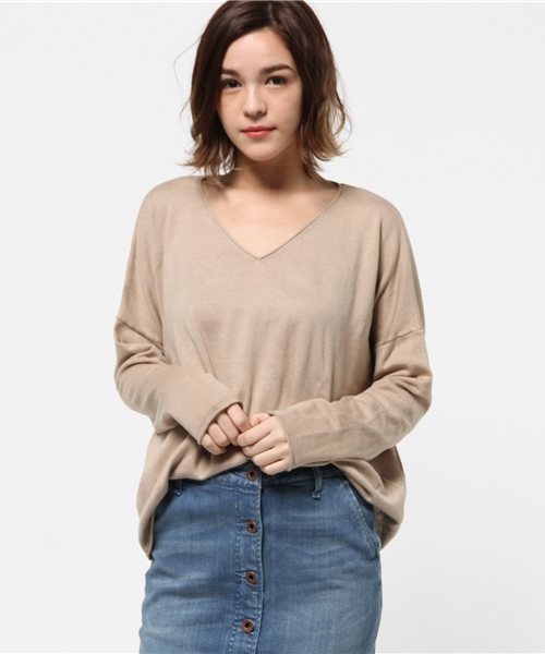 MOUSSY(マウジー)の「Loose Vneck Knit tops(ニット/セーター・レディース・ベージュ/イエロー/ブラック/オフホワイト/ピンク・FREE)」の18枚目の写真