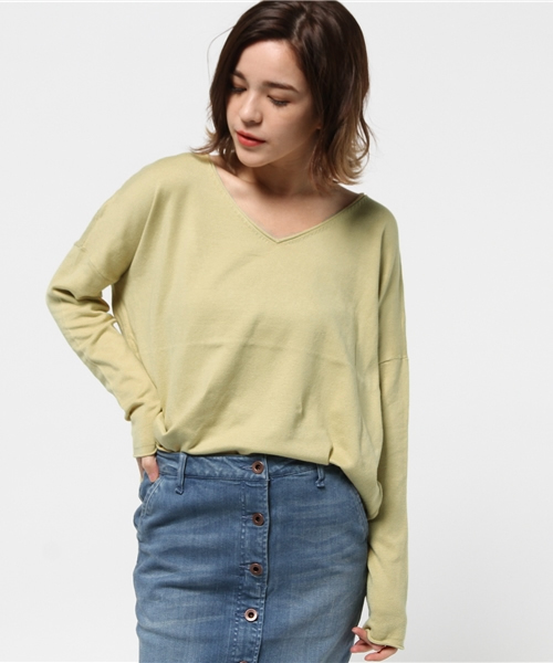 MOUSSY(マウジー)の「Loose Vneck Knit tops(ニット/セーター・レディース・ベージュ/イエロー/ブラック/オフホワイト/ピンク・FREE)」の11枚目の写真
