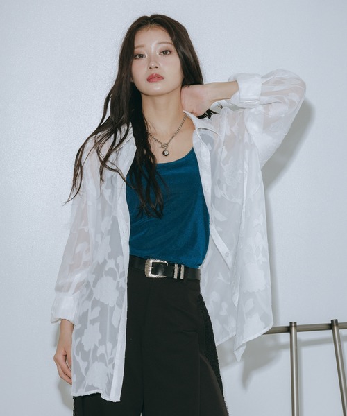 PAGEBOY(ページボーイ)の「レースジャガードシアーシャツ(シャツ/ブラウス・レディース・ブルー/オフホワイト/ブラック・FREE)」の2枚目の写真