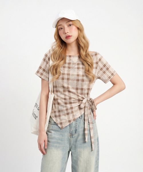 HOOK(フック)の「HOOK for girls オフショルダー アシメヘム チェックトップス (SS)(その他トップス・レディース・ベージュ/グレー・FREE)」の9枚目の写真