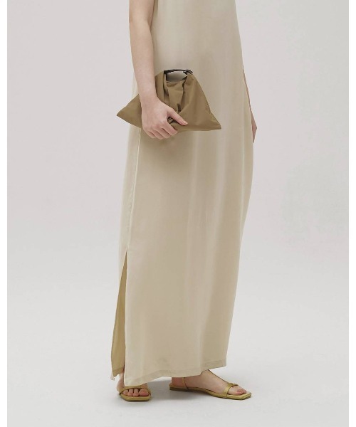 TODAYFUL(トゥデイフル)の「Silky Pencil Dress 12610319(ワンピース・レディース・ブラック/オフホワイト・36/38)」の4枚目の写真