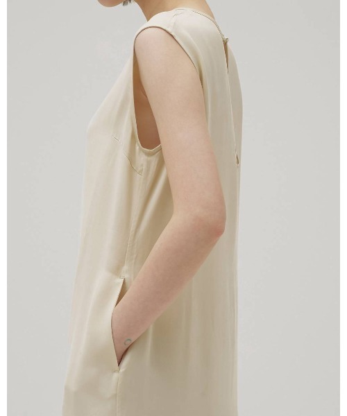 TODAYFUL(トゥデイフル)の「Silky Pencil Dress 12610319(ワンピース・レディース・ブラック/オフホワイト・36/38)」の5枚目の写真