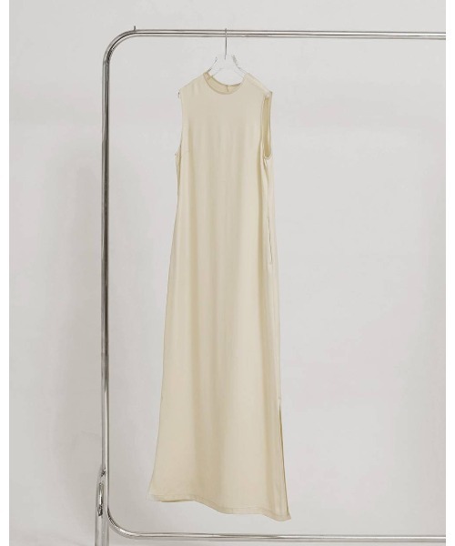 TODAYFUL(トゥデイフル)の「Silky Pencil Dress 12610319(ワンピース・レディース・ブラック/オフホワイト・36/38)」の12枚目の写真