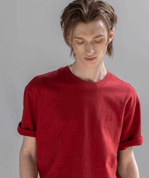 DECOROSO（デコローゾ）の「男女共用エッセンシャルレギュラーフィットロゴ刺繍半袖Tシャツ[ディープレッド]（Tシャツ/カットソー・メンズ・その他・X-SMALL/SMALL/MEDIUM/LARGE/X-LARGE）」の21枚目の写真