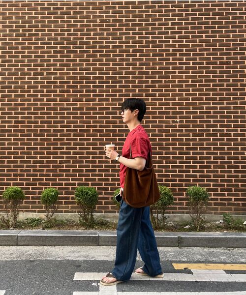 DECOROSO（デコローゾ）の「男女共用エッセンシャルレギュラーフィットロゴ刺繍半袖Tシャツ[ディープレッド]（Tシャツ/カットソー・メンズ・その他・X-SMALL/SMALL/MEDIUM/LARGE/X-LARGE）」の8枚目の写真