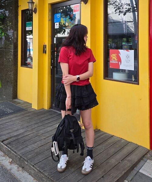 DECOROSO（デコローゾ）の「男女共用エッセンシャルレギュラーフィットロゴ刺繍半袖Tシャツ[ディープレッド]（Tシャツ/カットソー・メンズ・その他・X-SMALL/SMALL/MEDIUM/LARGE/X-LARGE）」の4枚目の写真