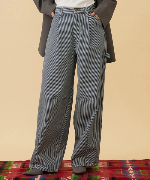 Lee(リー)の「ARCH PAINTER/アーチペインターデニムパンツ DUNGAREES【セットアップ対応】(デニムパンツ・レディース・ストライプ/ダークインディゴブルー/インディゴブルー・X-SMALL/MEDIUM/SMALL)」の1枚目の写真