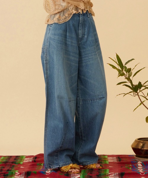 Lee(リー)の「ARCH PAINTER/アーチペインターデニムパンツ DUNGAREES【セットアップ対応】(デニムパンツ・レディース・ストライプ/ダークインディゴブルー/インディゴブルー・X-SMALL/MEDIUM/SMALL)」の3枚目の写真