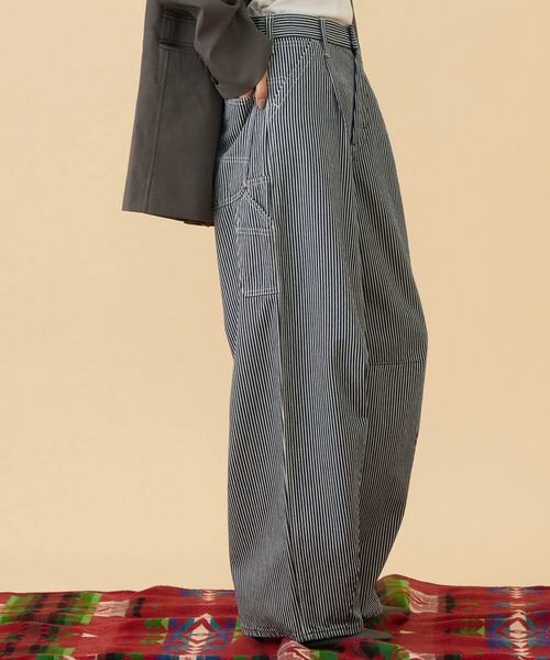Lee(リー)の「ARCH PAINTER/アーチペインターデニムパンツ DUNGAREES【セットアップ対応】(デニムパンツ・レディース・ストライプ/ダークインディゴブルー/インディゴブルー・X-SMALL/MEDIUM/SMALL)」の22枚目の写真