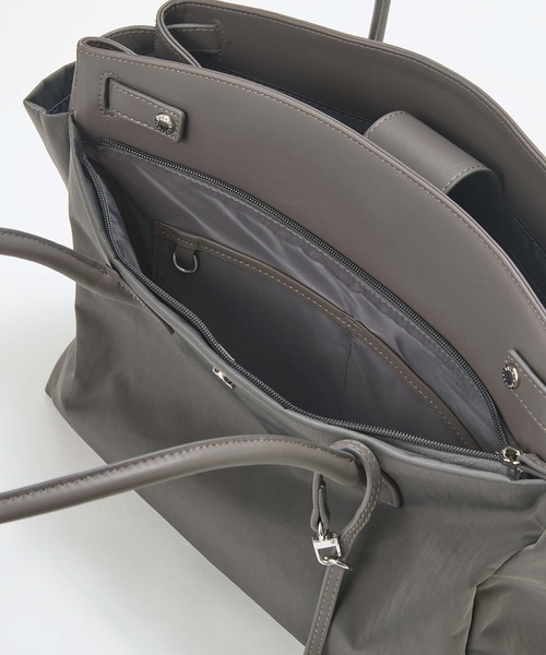 Breath TOPKAPI(ブレストプカピ)の「【Breath TOPKAPI】NEST ネスト リンクルナイロン A4 トートバッグ / 肩掛け / 撥水(トートバッグ・レディース・ブラック/グレー・FREE)」の11枚目の写真