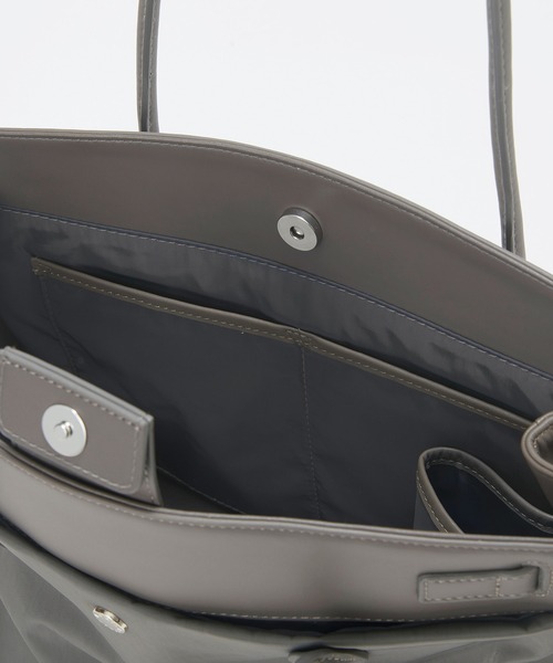 Breath TOPKAPI(ブレストプカピ)の「【Breath TOPKAPI】NEST ネスト リンクルナイロン A4 トートバッグ / 肩掛け / 撥水(トートバッグ・レディース・ブラック/グレー・FREE)」の4枚目の写真