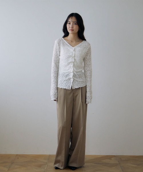 archives(アルシーヴ)の「【ONかわ】カットレースフロントタックTOPS(Tシャツ/カットソー・レディース・ブラック/オフホワイト/アイボリー・MEDIUM)」の8枚目の写真