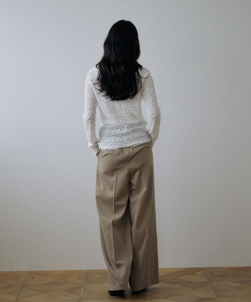 archives(アルシーヴ)の「【ONかわ】カットレースフロントタックTOPS(Tシャツ/カットソー・レディース・ブラック/オフホワイト/アイボリー・MEDIUM)」の12枚目の写真
