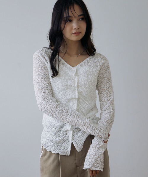 archives(アルシーヴ)の「【ONかわ】カットレースフロントタックTOPS(Tシャツ/カットソー・レディース・ブラック/オフホワイト/アイボリー・MEDIUM)」の4枚目の写真