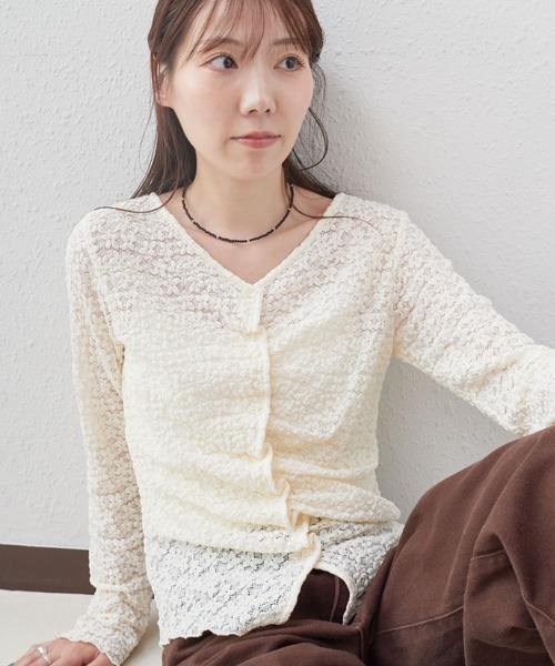 archives(アルシーヴ)の「【ONかわ】カットレースフロントタックTOPS(Tシャツ/カットソー・レディース・ブラック/オフホワイト/アイボリー・MEDIUM)」の15枚目の写真