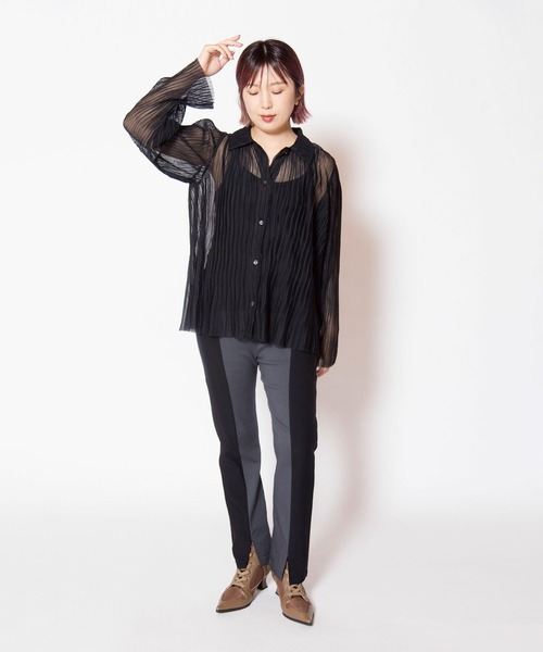 OSMOSIS(オズモーシス)の「スリットストレッチパンツ(デニムパンツ・レディース・グレー/ベージュ/ブラック・1/2)」の13枚目の写真