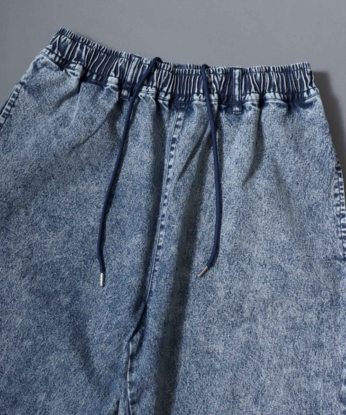ANPAS(アンパス)の「Chemical-Washed Denim Chef Pants / ケミカルウォッシュデニム シェフパンツ ワイドテーパードパンツ ウエストゴム 前閉じ メンズ レディース ユニセックス ボトムス イージーパンツ 綿 コットン(デニムパンツ・メンズ・ブルー/ブラック・M/L/XL)」の11枚目の写真
