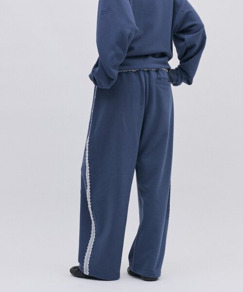 FILA(フィラ)の「【FILA別注】レースドッキング裏毛スウェットカーブパンツ(スウェットパンツ・レディース・ネイビー/グレー・LARGE/MEDIUM)」の6枚目の写真