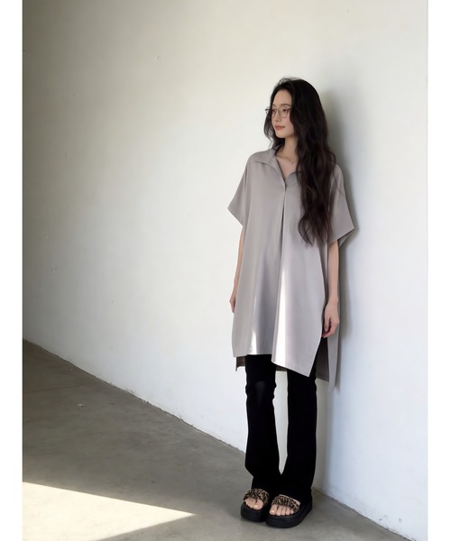 Sew loop(ソーループ)の「ルーズフィットスキッパーカラーチュニックトップ(シャツ/ブラウス・レディース・ホワイト/グレー/ブラック・FREE)」の17枚目の写真
