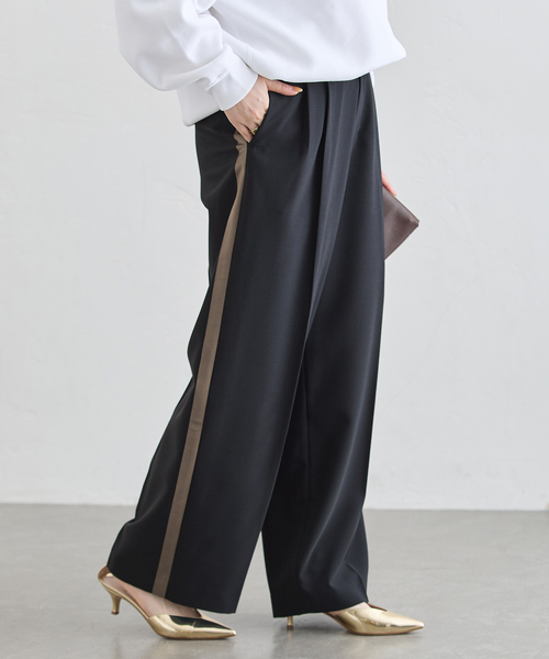journal standard L'essage（ジャーナルスタンダードレサージュ）の「ツイルラインパンツ（その他パンツ・レディース・ベージュ/ネイビー・36/38）」の2枚目の写真