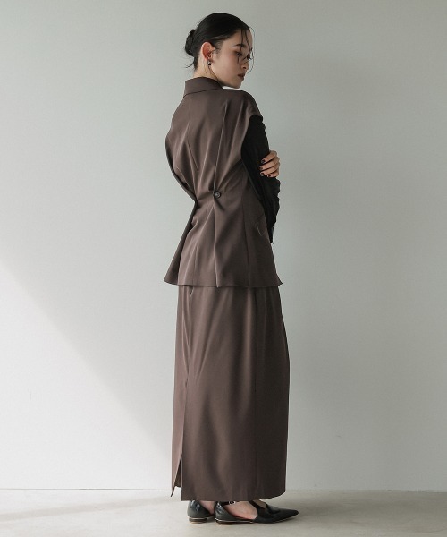 Callarus(カラルス)の「【セットアップ】フレンチスリーブデザインジレタイトロングスカートセットアップスーツ〔Callarus〕(セットアップ・レディース・ブラウン/ブラック・L/M/S/LL)」の6枚目の写真