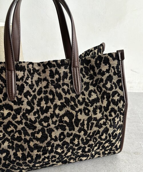 DouDou(ドゥドゥ)の「【WEB限定】ジャガードスクエアバッグ(トートバッグ・レディース・ベージュ・FREE)」の9枚目の写真
