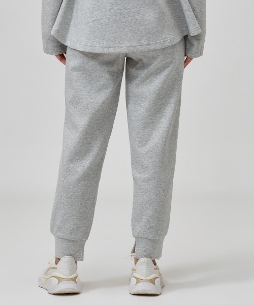 PUMA(プーマ)の「プーマ PUMA ESS ELEVATED MX PT CL DK(スウェットパンツ・レディース・ブラック/ライトグレー・S/M/L/XL)」の4枚目の写真