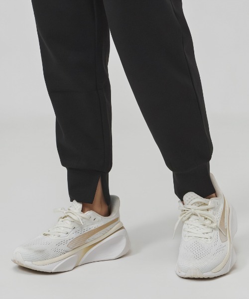 PUMA(プーマ)の「プーマ PUMA ESS ELEVATED MX PT CL DK(スウェットパンツ・レディース・ブラック/ライトグレー・S/M/L/XL)」の10枚目の写真