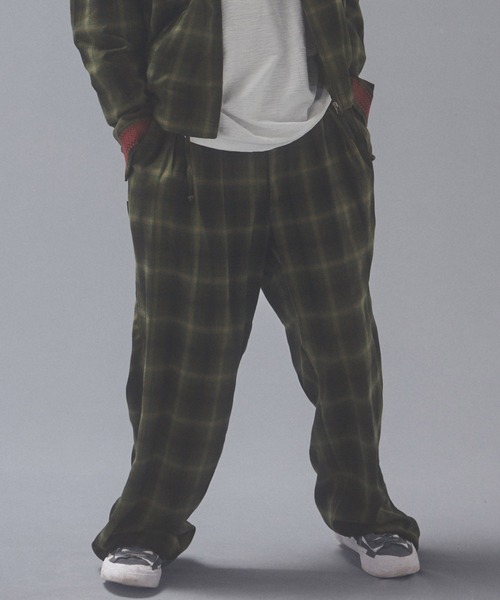 ADAM PATEK(アダムパテック)の「mp15539-brushed shade ombrecheck easytrouser イージーパンツ(AP2628007)(その他パンツ・メンズ・ブラウン/グリーン・1/2)」の9枚目の写真