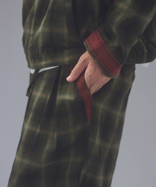 ADAM PATEK(アダムパテック)の「mp15539-brushed shade ombrecheck easytrouser イージーパンツ(AP2628007)(その他パンツ・メンズ・ブラウン/グリーン・1/2)」の11枚目の写真