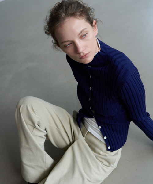 LYNTE(リンテ)の「コットンレスパンツ(その他パンツ・レディース・ベージュ/ブルー・SMALL/MEDIUM)」の7枚目の写真