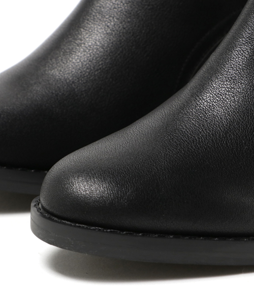 MOUSSY（マウジー）の「REAL LEATER ANKLE BOOTS（ブーツ・レディース・ブラック・MEDIUM/SMALL/LARGE）」の10枚目の写真