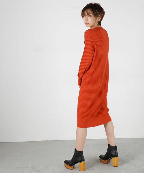 MOUSSY（マウジー）の「RIB SHOULDER BUTTON OP（ワンピース・レディース・トップグレー/オレンジ系その他/ブラック・FREE）」の3枚目の写真